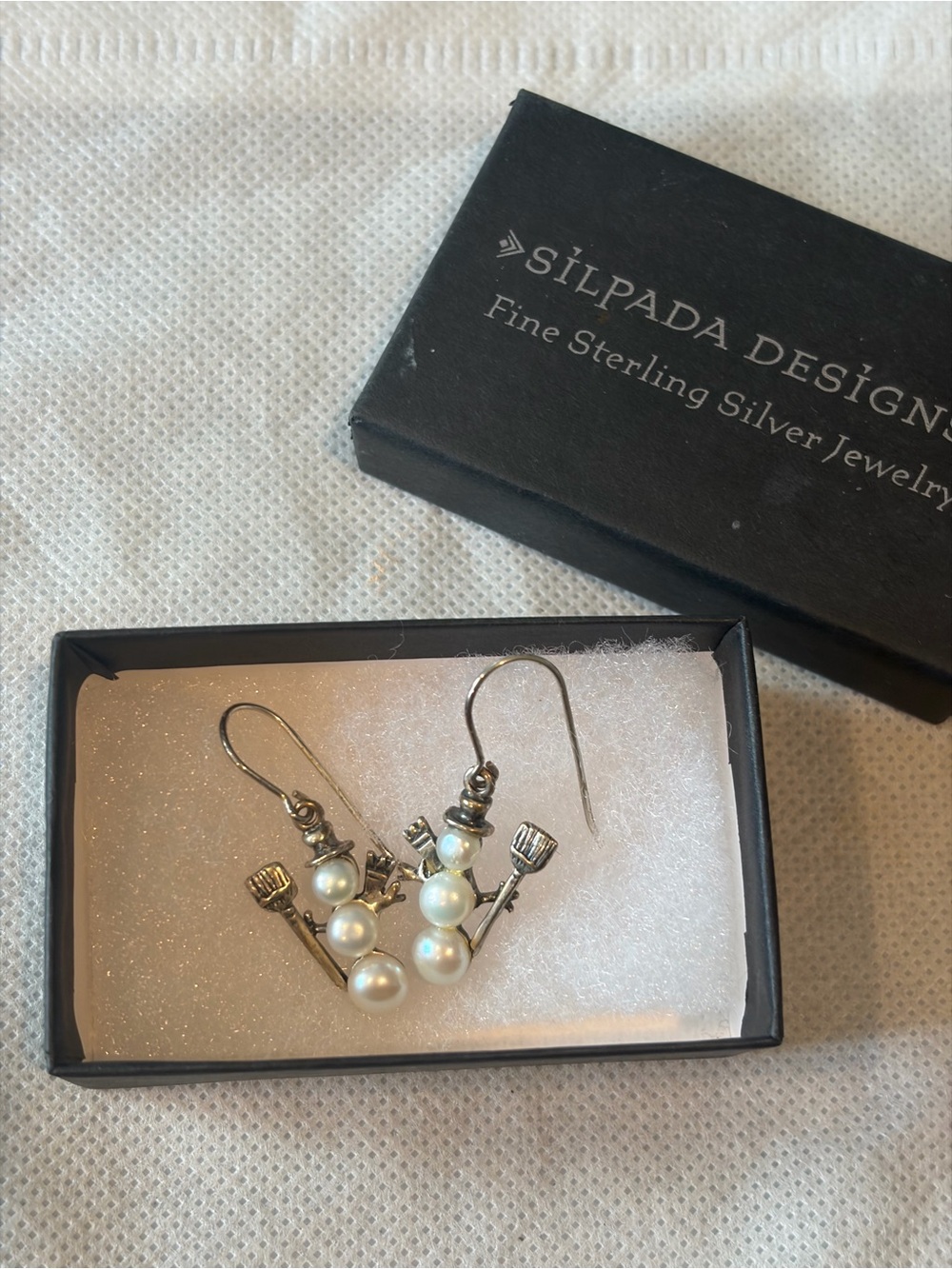 Vintage Retired
Silpada Sterling Silver Pearl
Snowman Earrings W1001/box